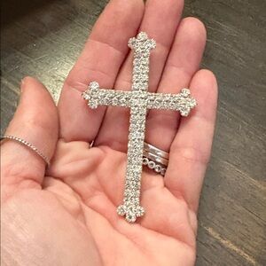 Elegant Silver Cross Pendant